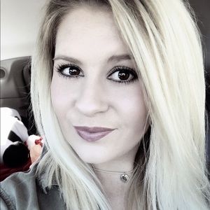 Meet your Posher, Renee